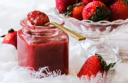 homemade-strawberry-sauce