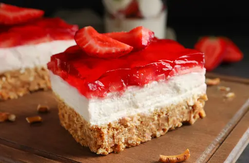 Strawberry Pretzel Salad recipe