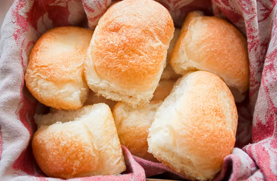 English dinner rolls